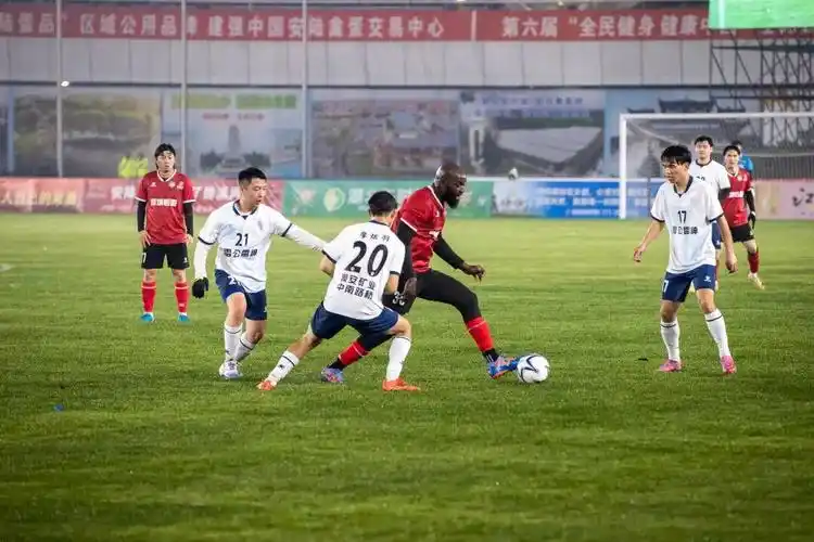 比利时甲级联赛：标准列日 VS 欧本